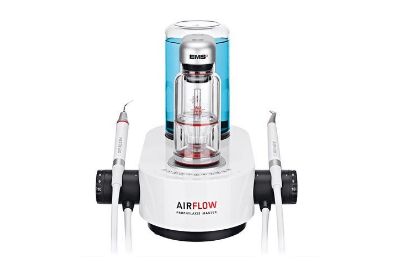 Professionelle Zahnreinigung mit AIRFLOW® in Fällanden | Dentalhygiene fotos web doctor andres 400x275 (4)